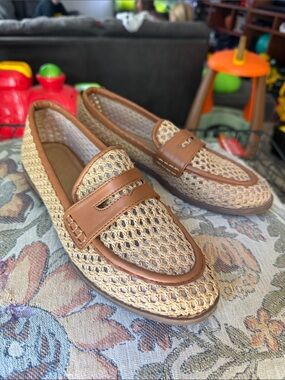 Universal Thread Tan Woven Raffia Loafers